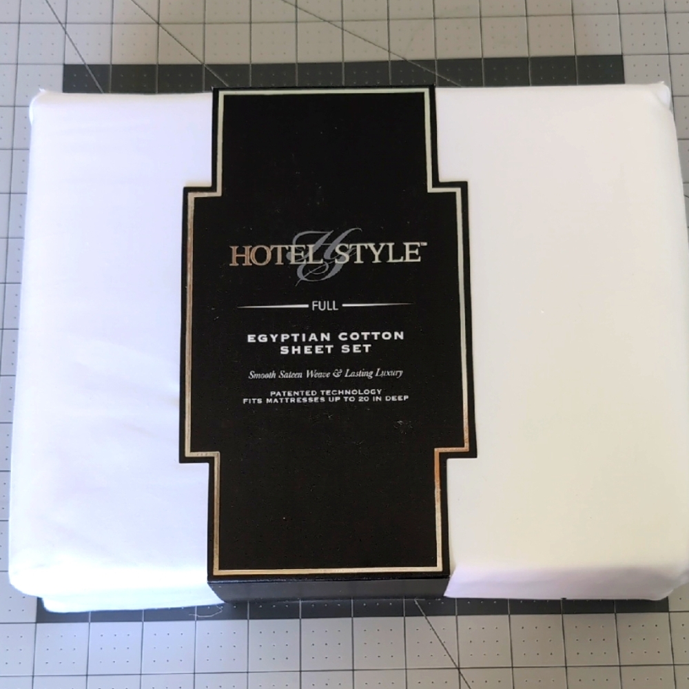 White Egyptian Cotton Sheet Full Set 600 Thread Count. Stretch Corners Snug Fit